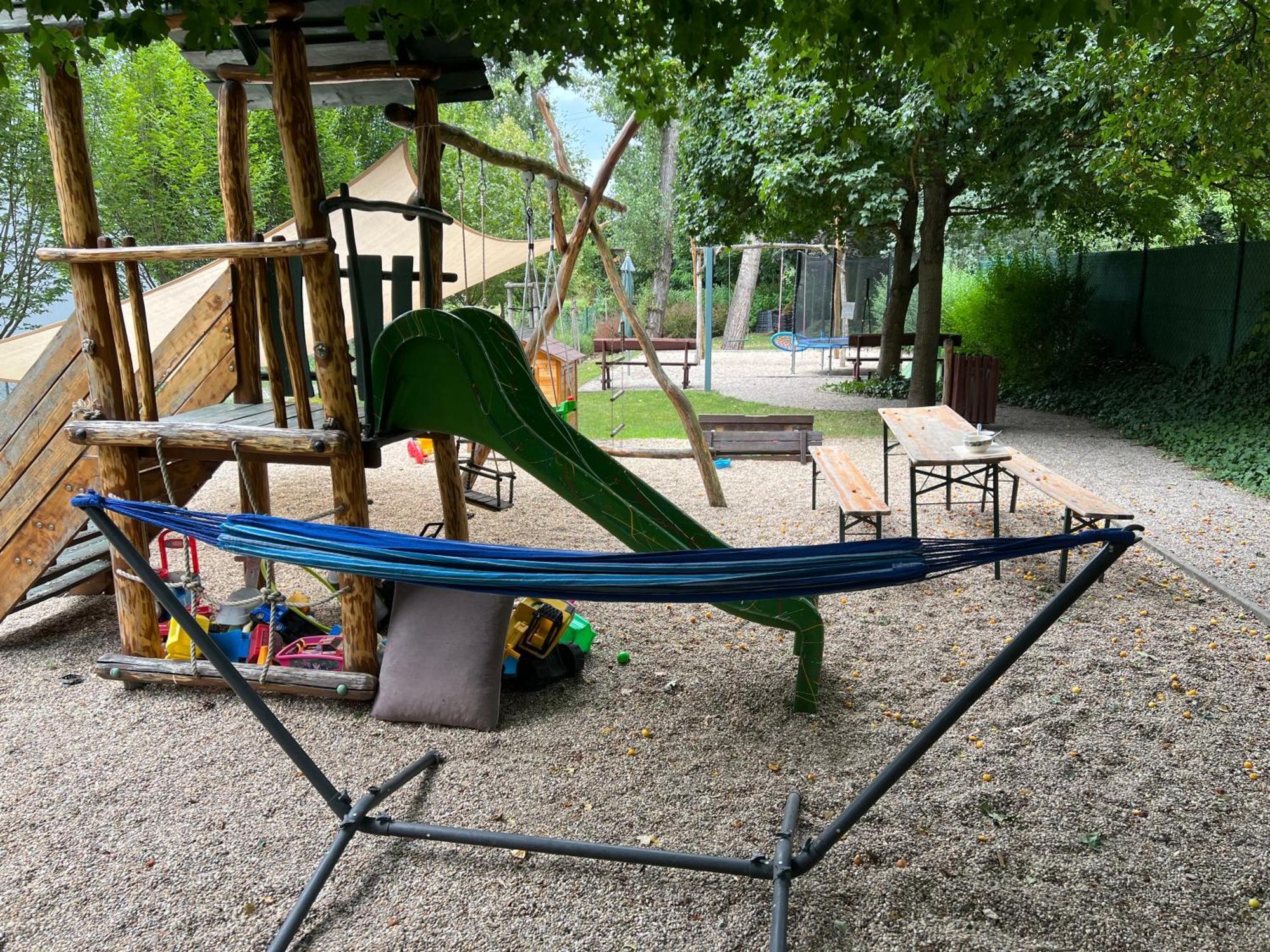 Forest Park Garden Apartment Bratislava Ngoại thất bức ảnh