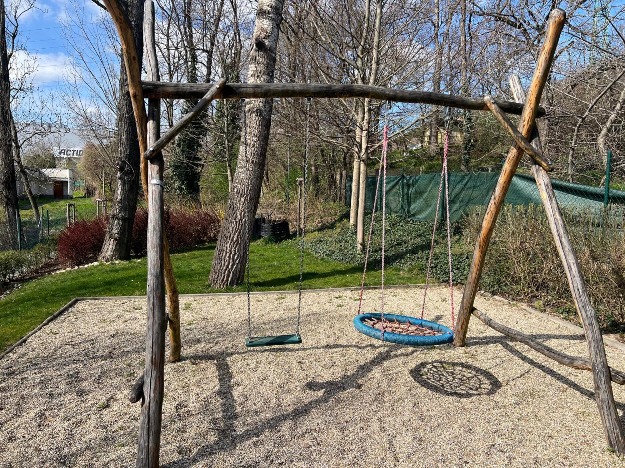 Forest Park Garden Apartment Bratislava Ngoại thất bức ảnh